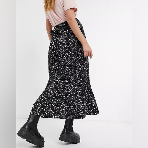 TOPSHOP Tie Star ⭐️ Pleated Skirt - Picture 5 of 9